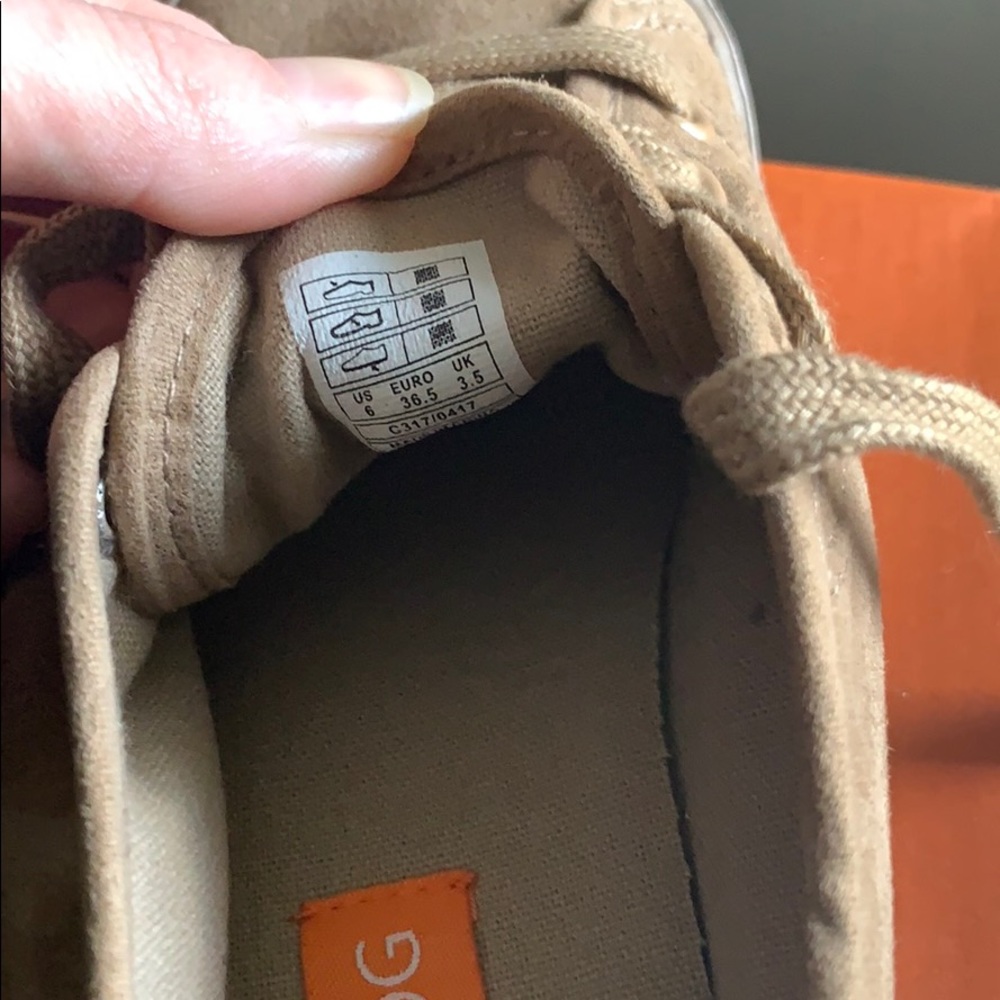 Fall sneaker! - Picture 4 of 5